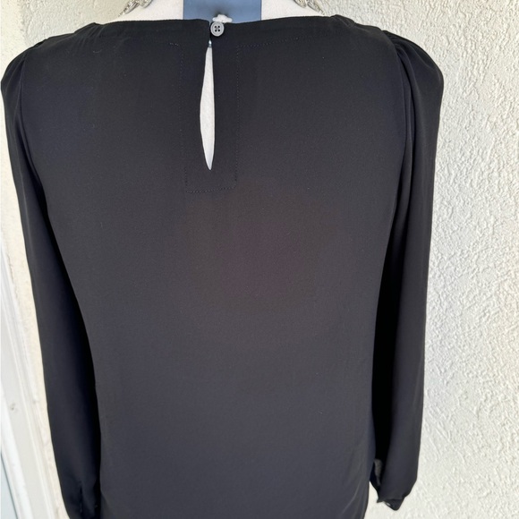 LOFT-PETITES- Black Solid Top, Long Sleeves. Crew Neck.SZ XSP. Button Cl… - Picture 3 of 8
